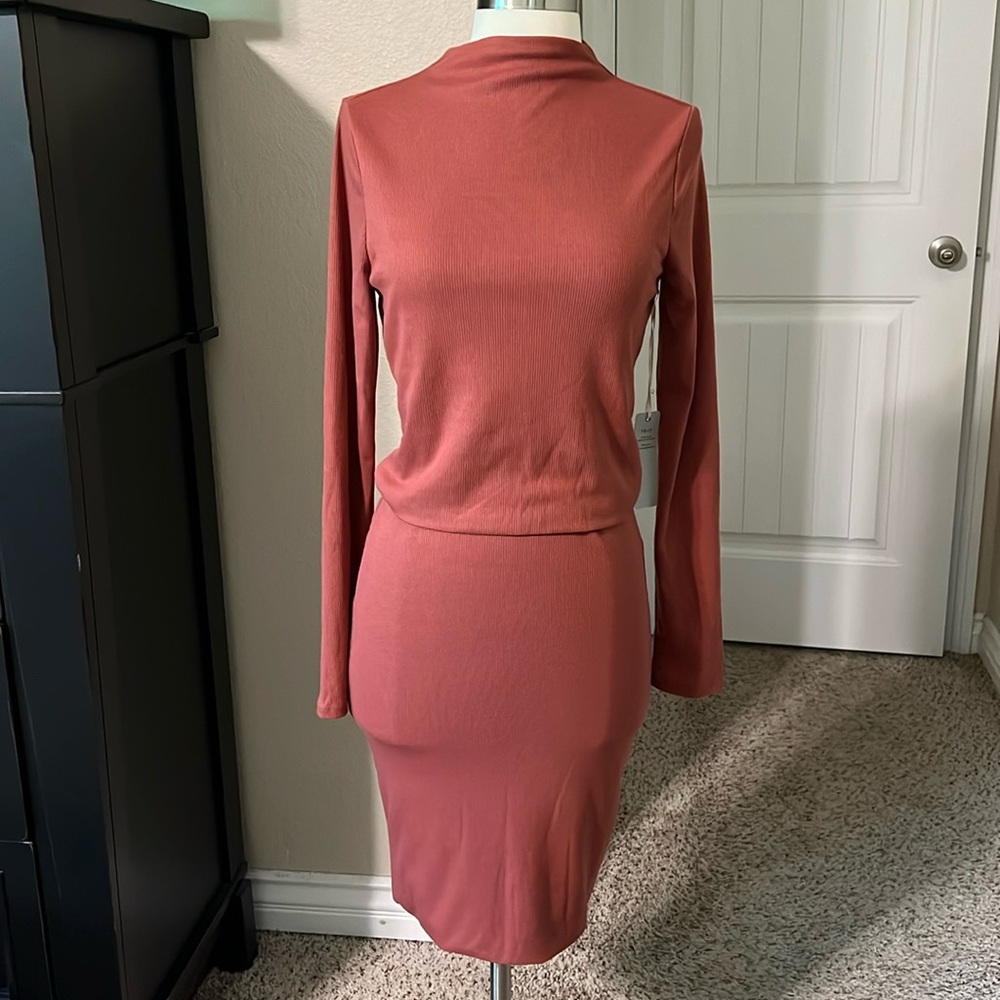 Iris brand - Size Medium two piece set.